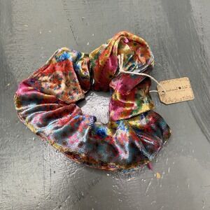 Natural Life Scrunchie Velvet Soft Floral Print With Zip Pocket NEW